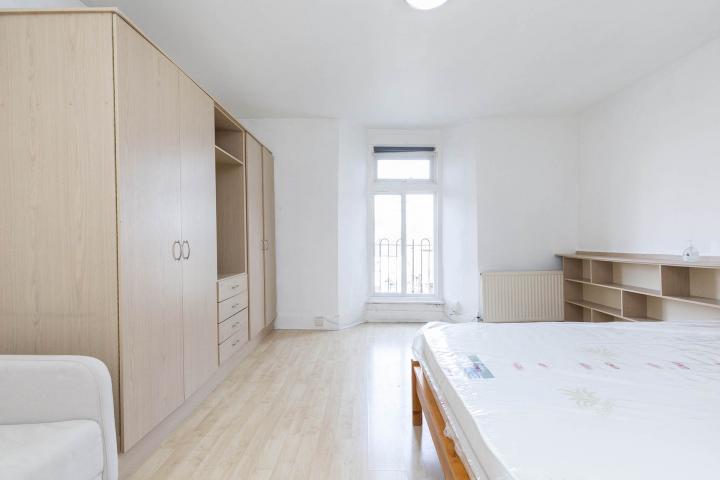 Modern Studio Belsize Square, Belsize Park